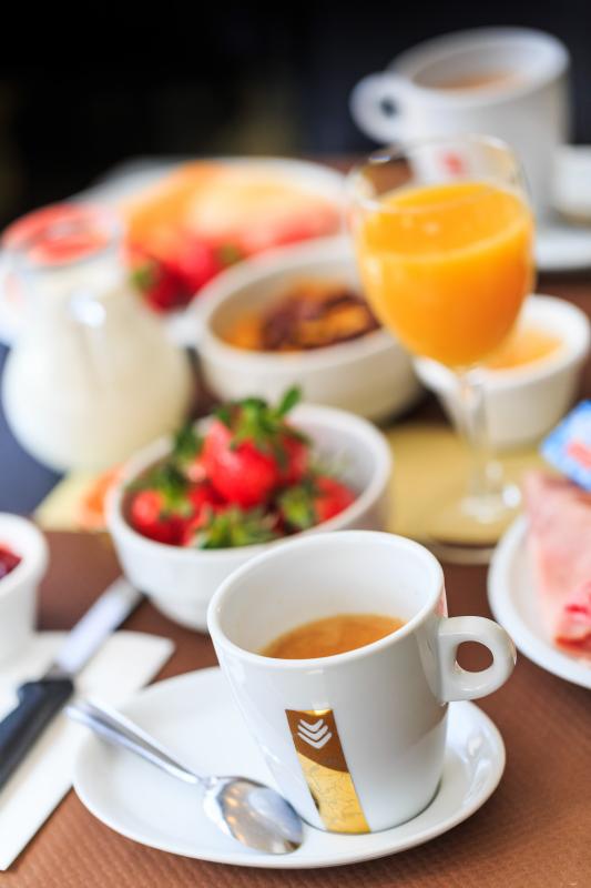 Hotel Mediterannée Menton - Petit-Déjeuner