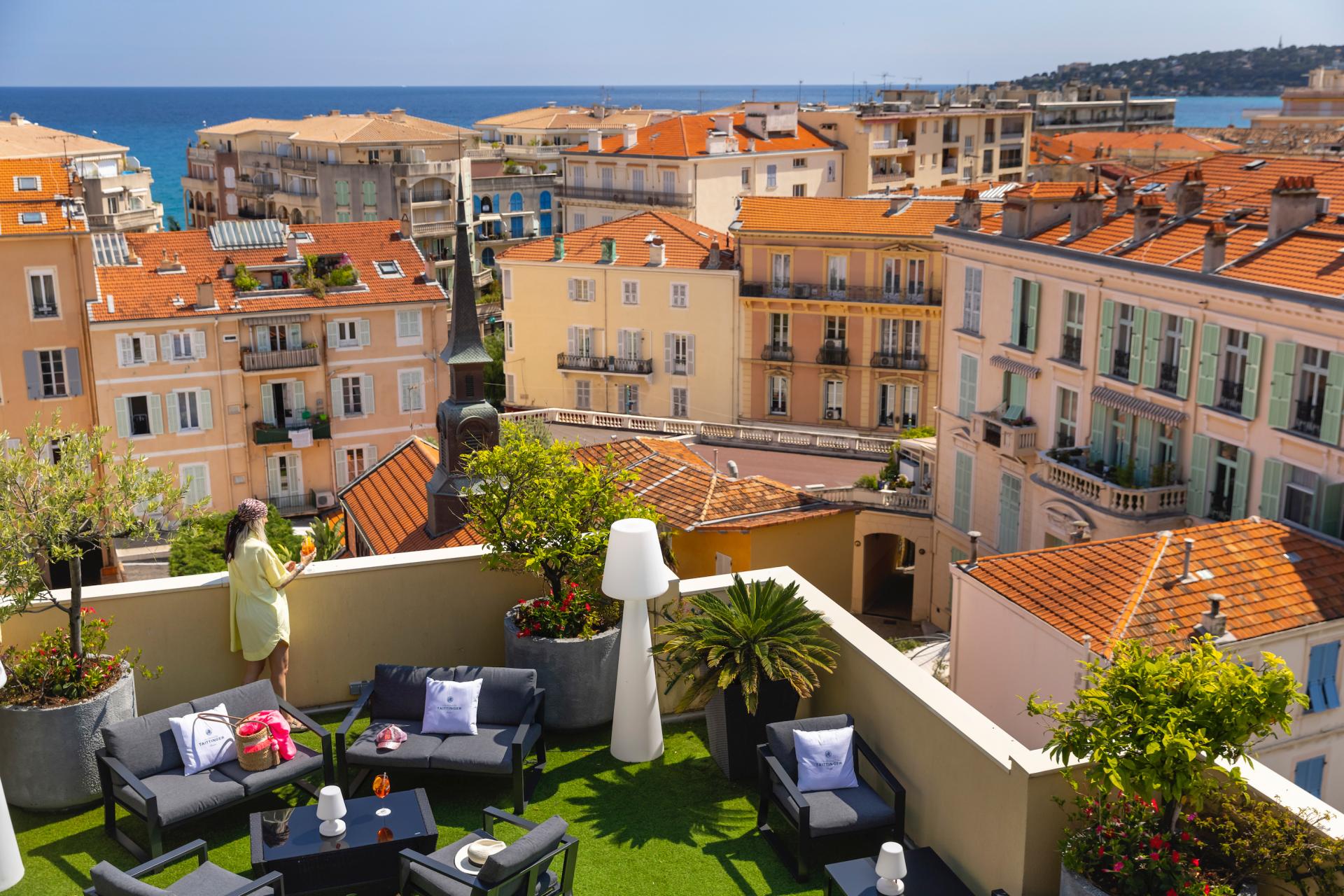 Hotel Mediterannée Menton - View
