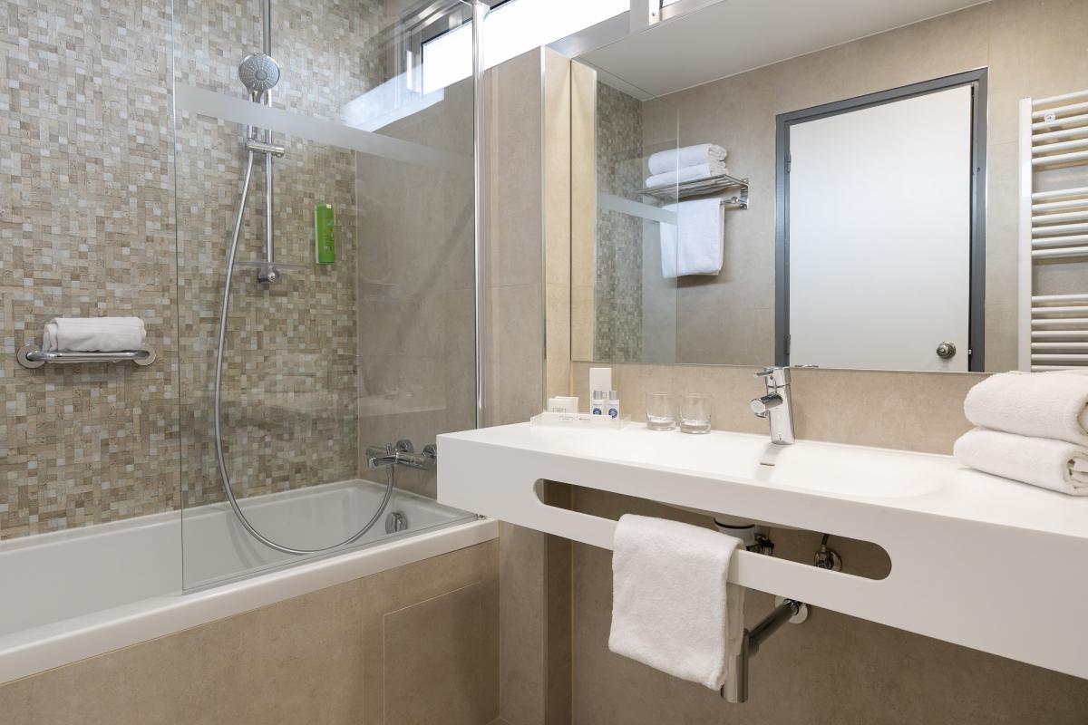 Hôtel Mediterrannée Menton - Room