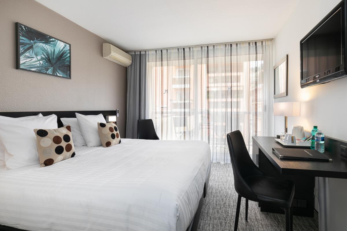 Hôtel Mediterrannée Menton - Room
