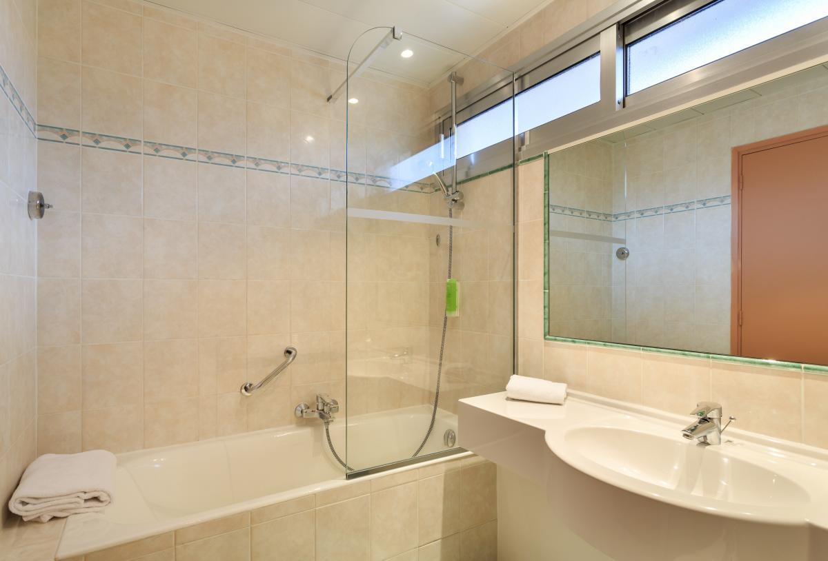 Hôtel Mediterrannée Menton - Room